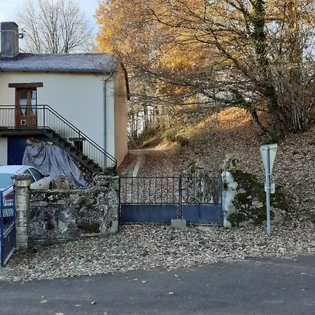 No 2 Route De La Maronne, Loupiac La Gare * Loupiac (Cantal)